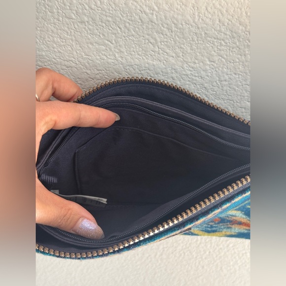 Pendleton large three pocket keeper wool crossbody bag - Picture 11 of 14